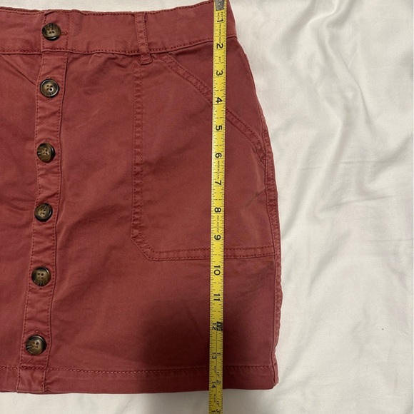 Garage Button Mini Skirt Maroon Size Small - Picture 10 of 10